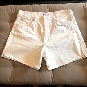 Citizens of Humanity Marlow shorts, size 32.  White.